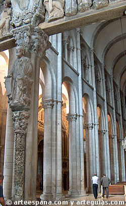 Arquitectura Rom&aacute;nica. Interior de la Catedral de Santiago