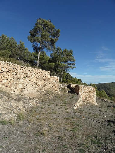 Una de las puertas del poblado de Moixent